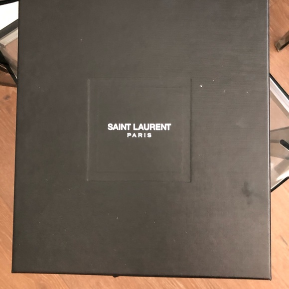 Saint Laurent Black patent heels - Picture 8 of 8